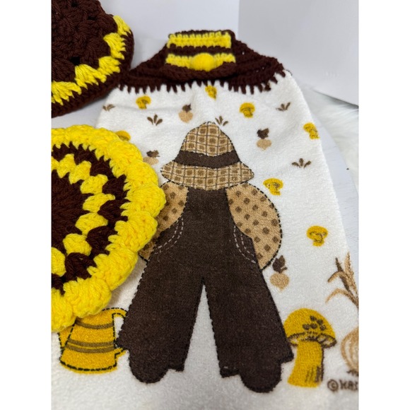 Hand made Fall Scarecrow Kitchen Towel Set Crochet Pot Holders Coasters - Picture 2 of 8
